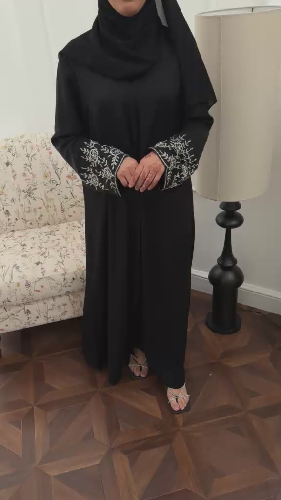 Abaya Qamar